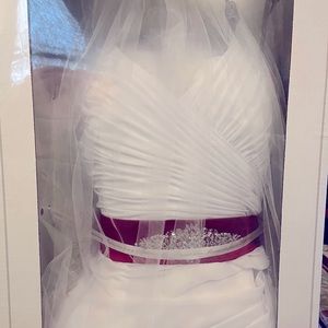 Wedding gown Veil And Sash